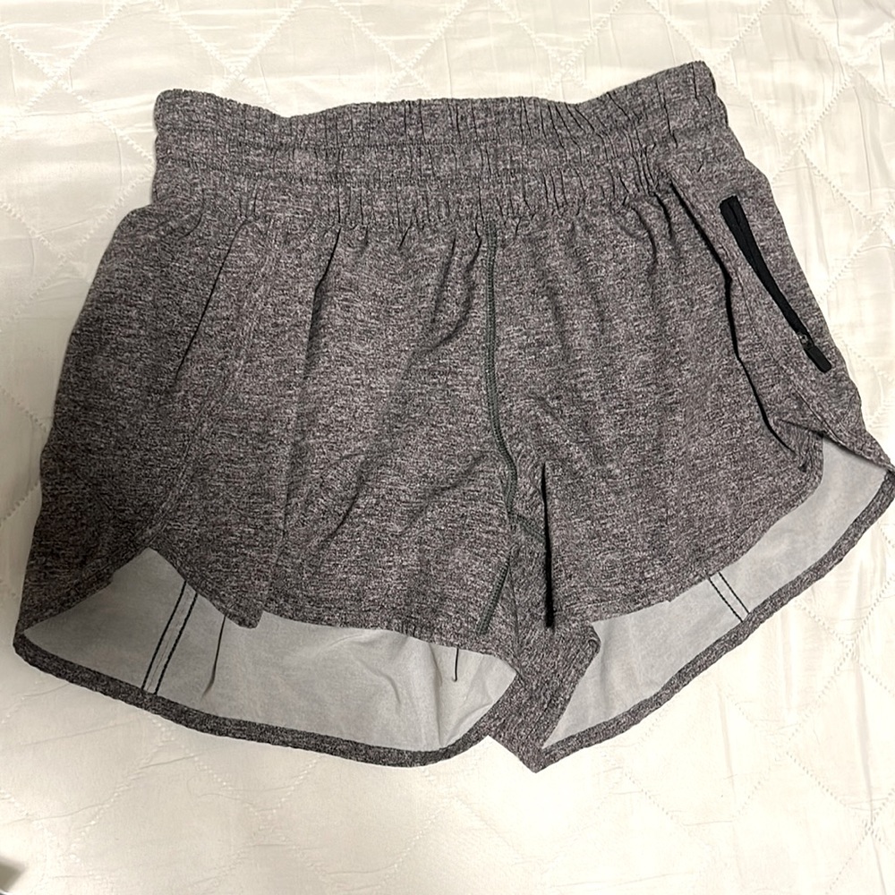 Lululemon Track that high rise lined short 3”
